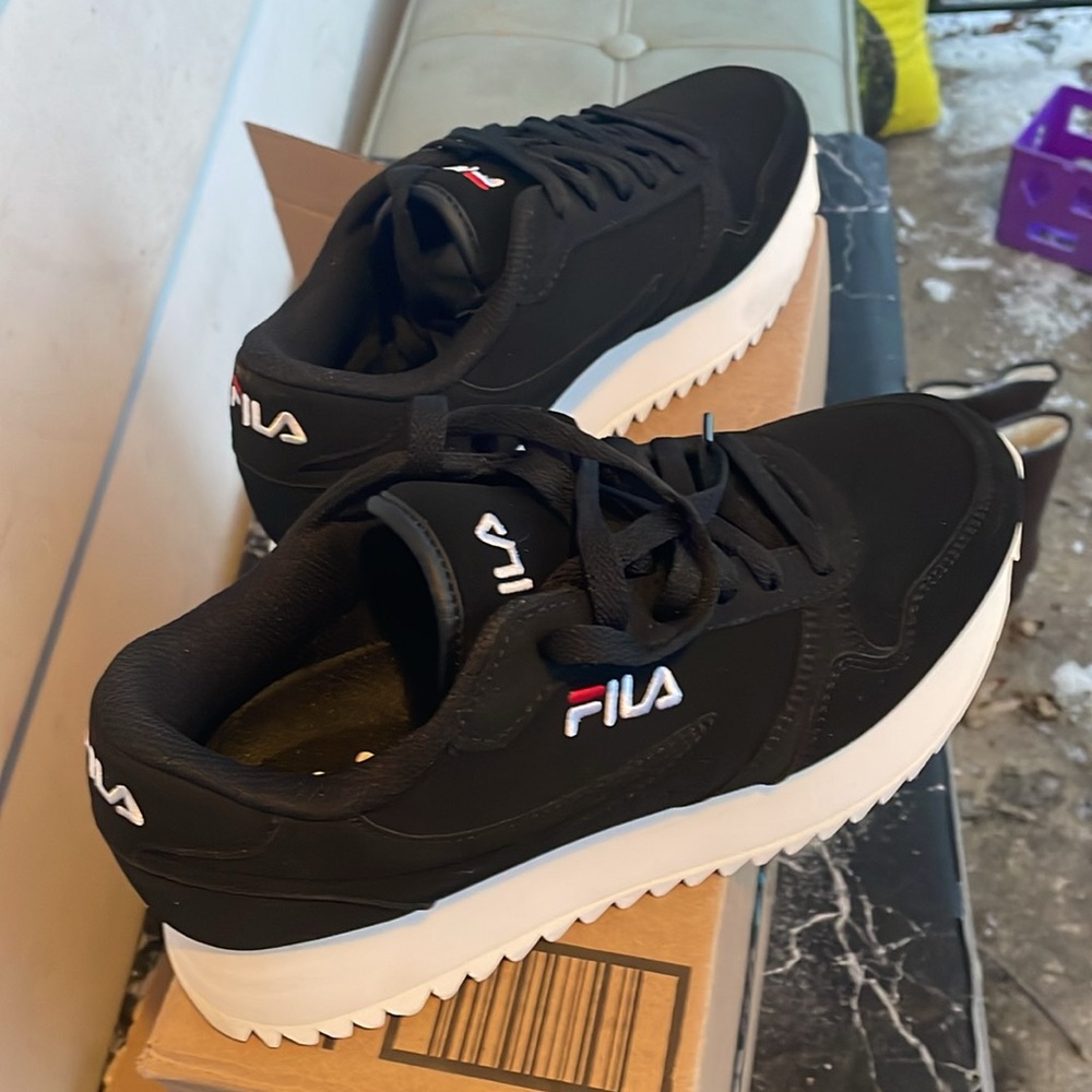NEW FILA SHOES